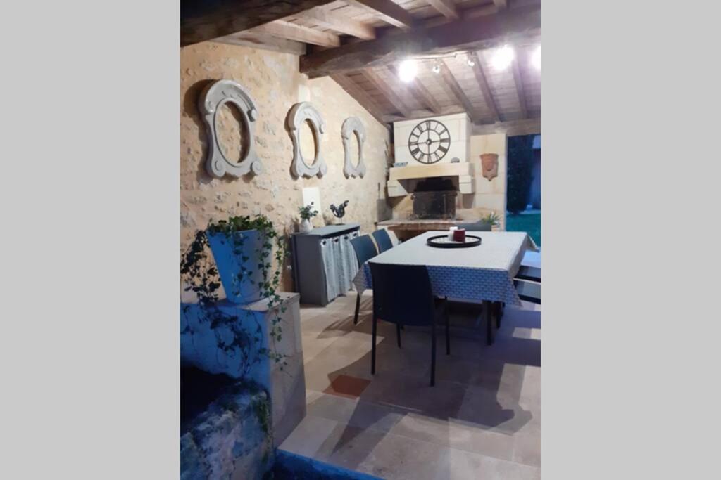 Wine Garden Vila Gardegan-et-Tourtirac Exterior foto